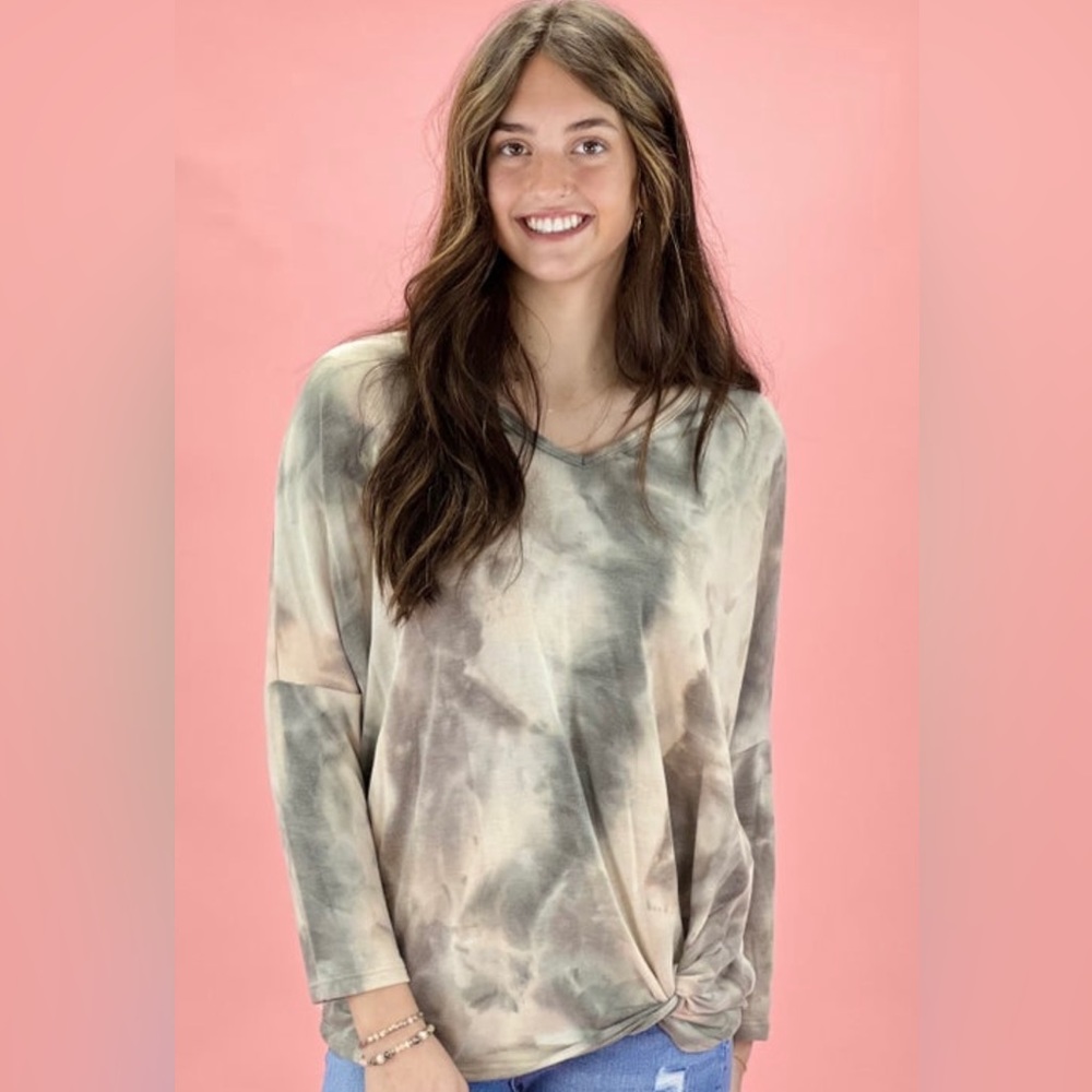 NWOT Be Stage women’s the dye front knot top size M